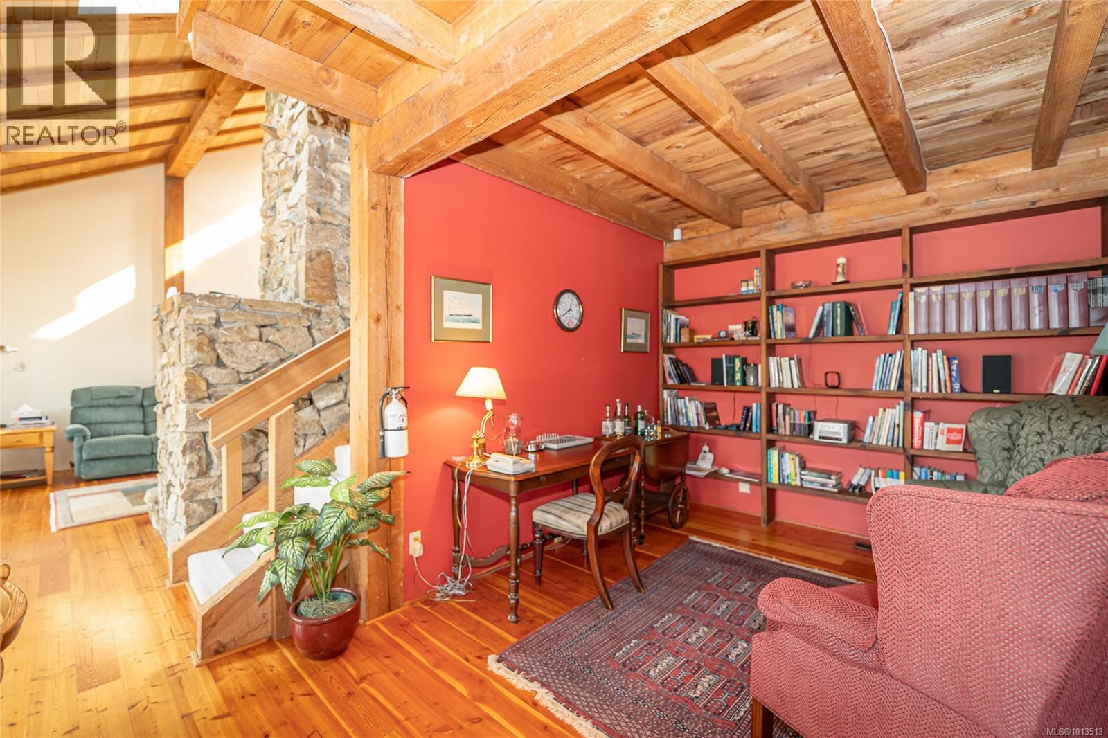 122 Ontario Pl, Salt Spring