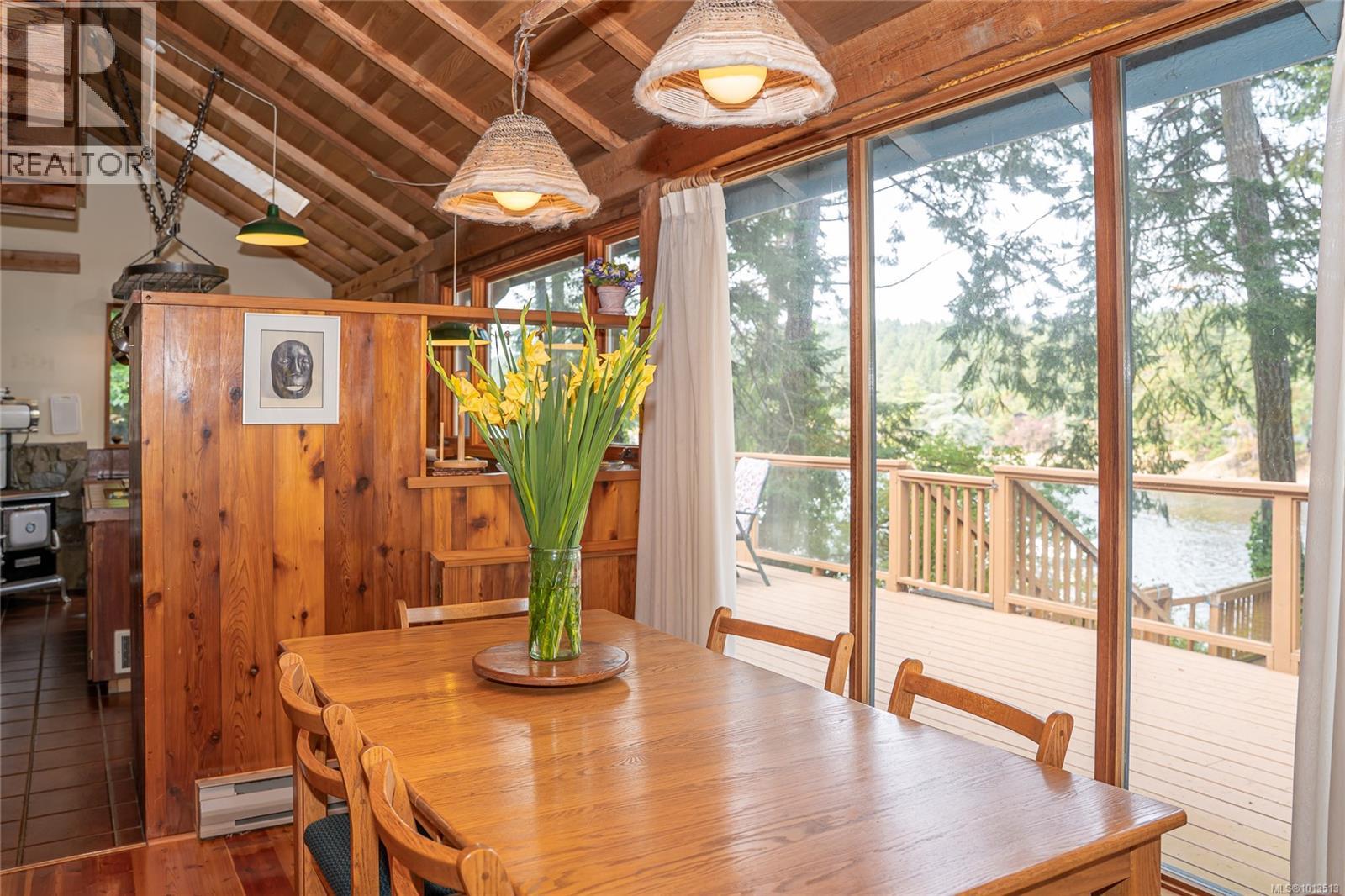 122 Ontario Pl, Salt Spring