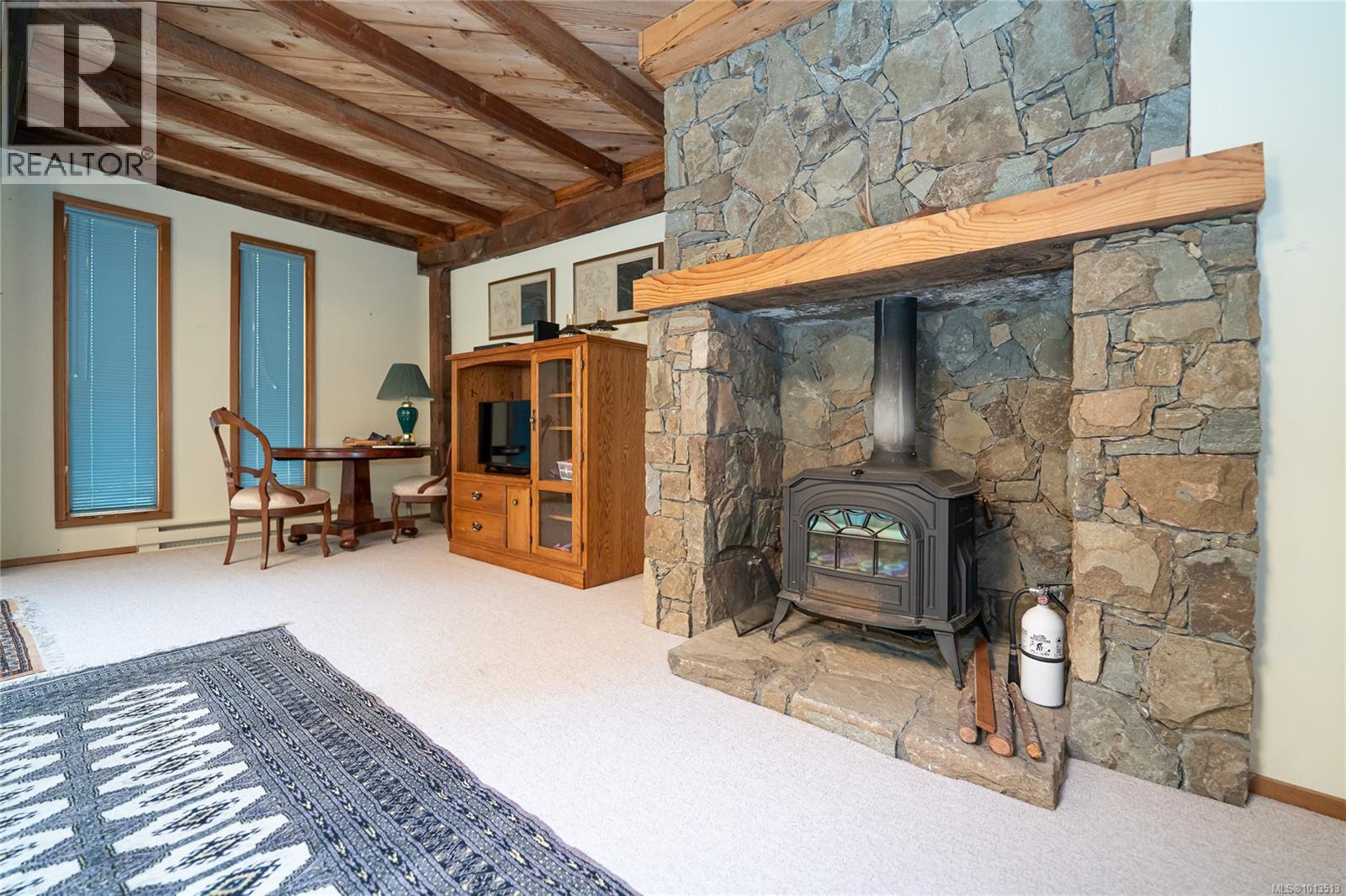122 Ontario Pl, Salt Spring