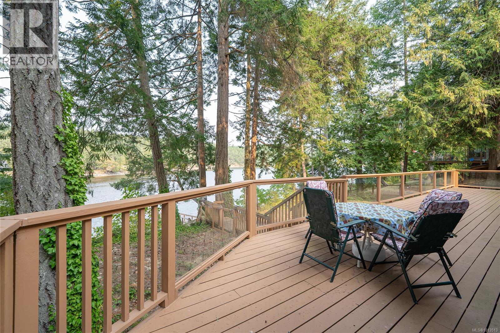 122 Ontario Pl, Salt Spring