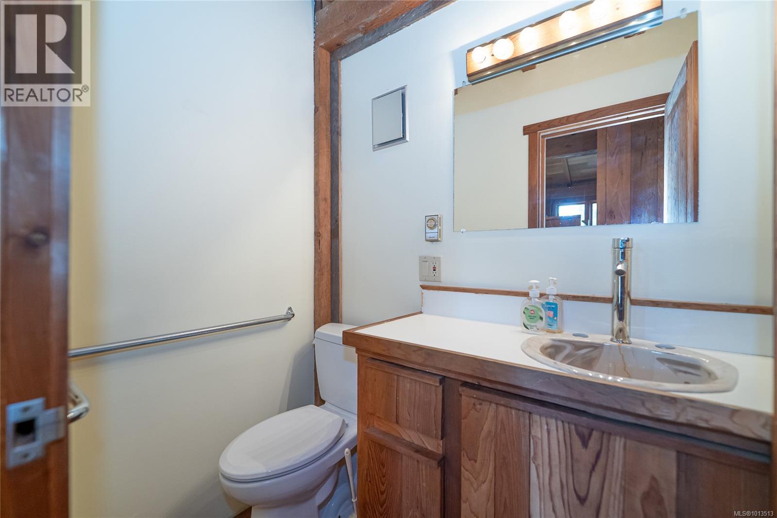 122 Ontario Pl, Salt Spring
