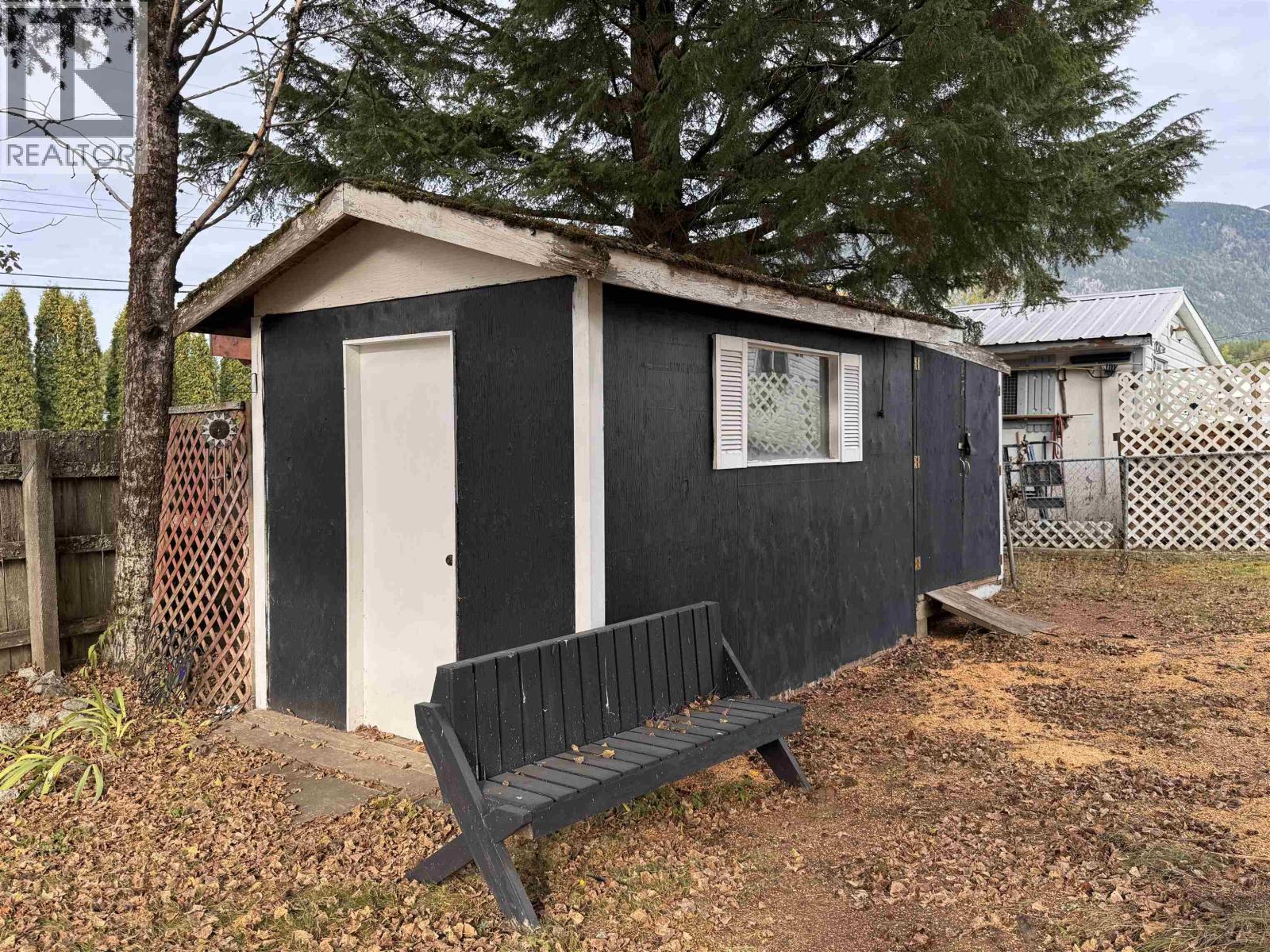 #1-3889 MULLER Avenue, Terrace