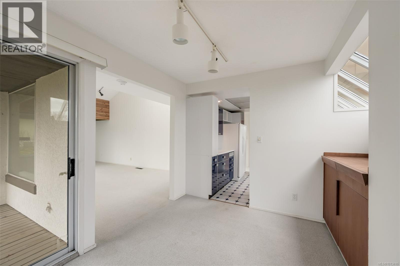 1291 Rockcrest Ave, Esquimalt