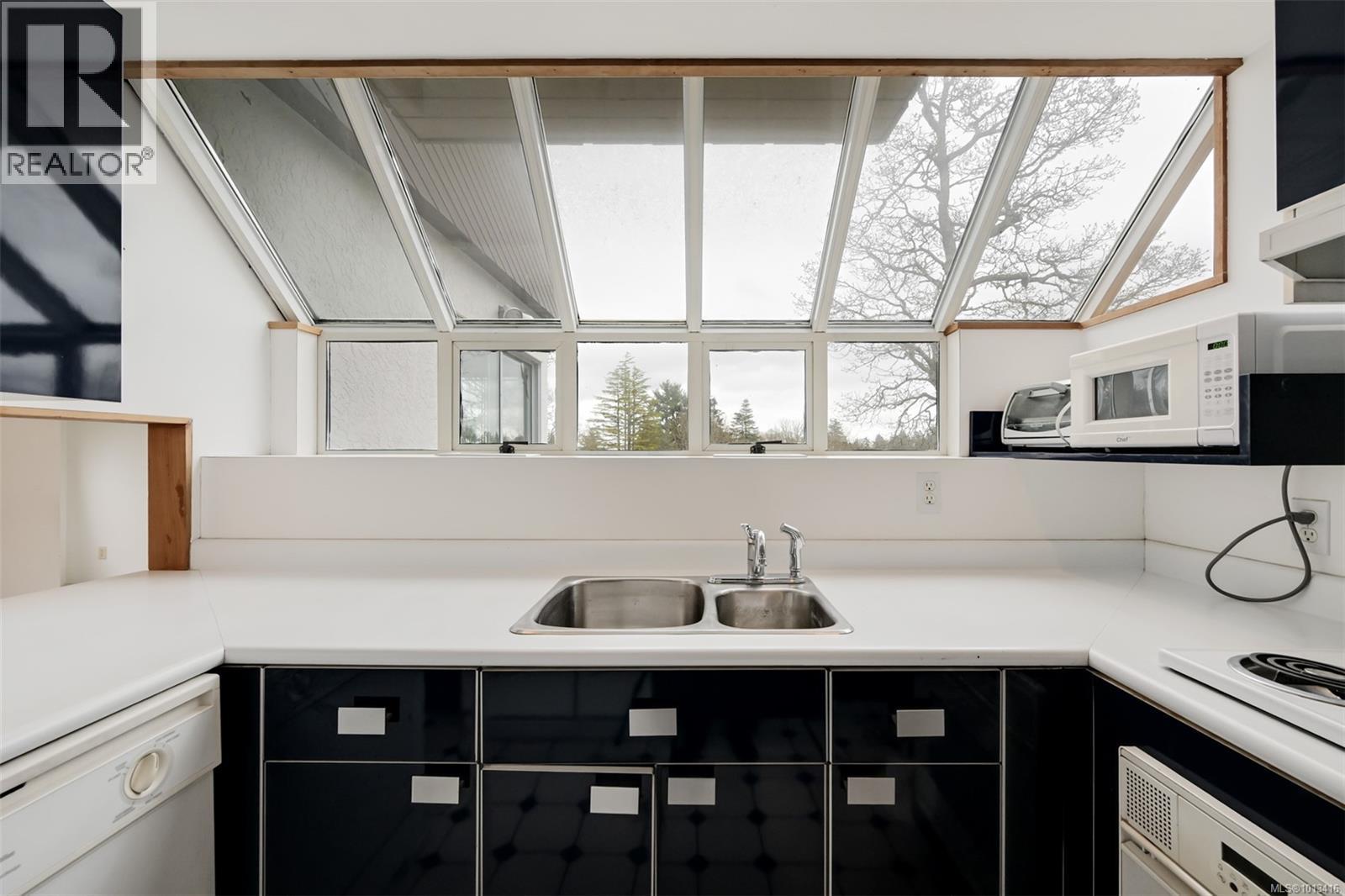1291 Rockcrest Ave, Esquimalt