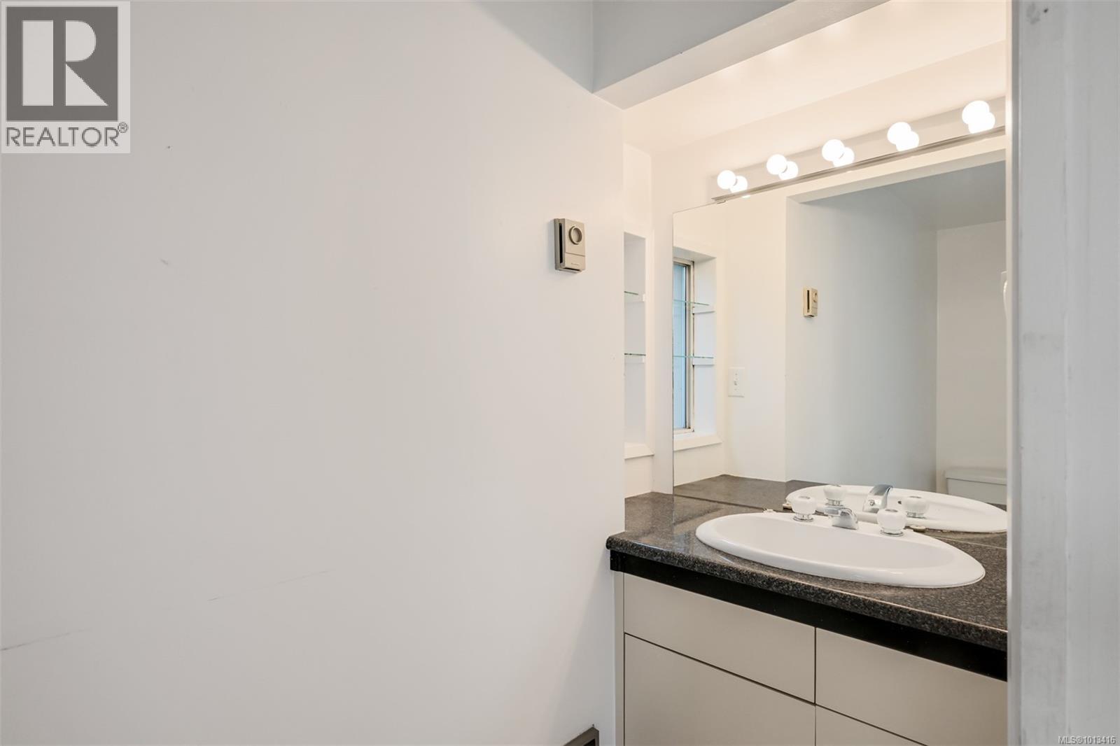 1291 Rockcrest Ave, Esquimalt