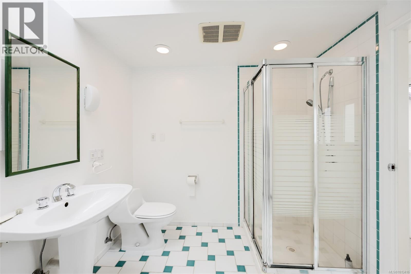 1291 Rockcrest Ave, Esquimalt