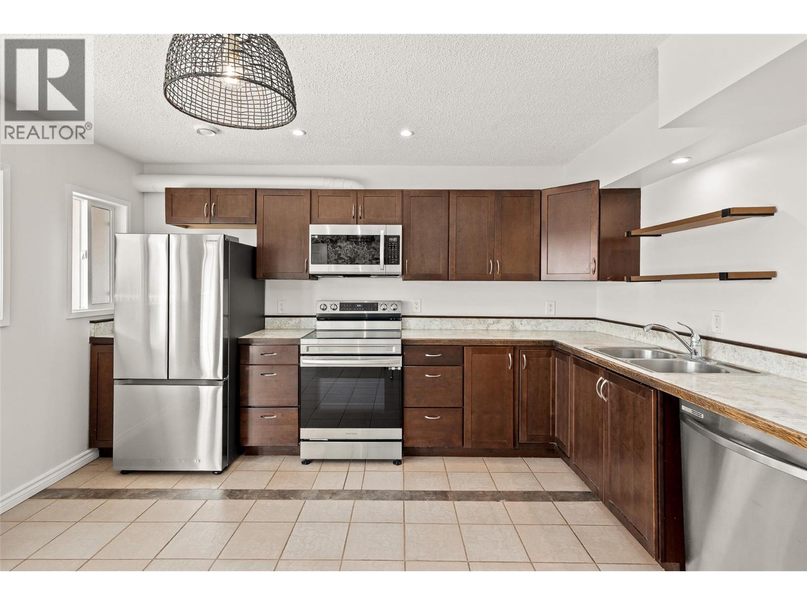  685 Hollydell Road, Kelowna