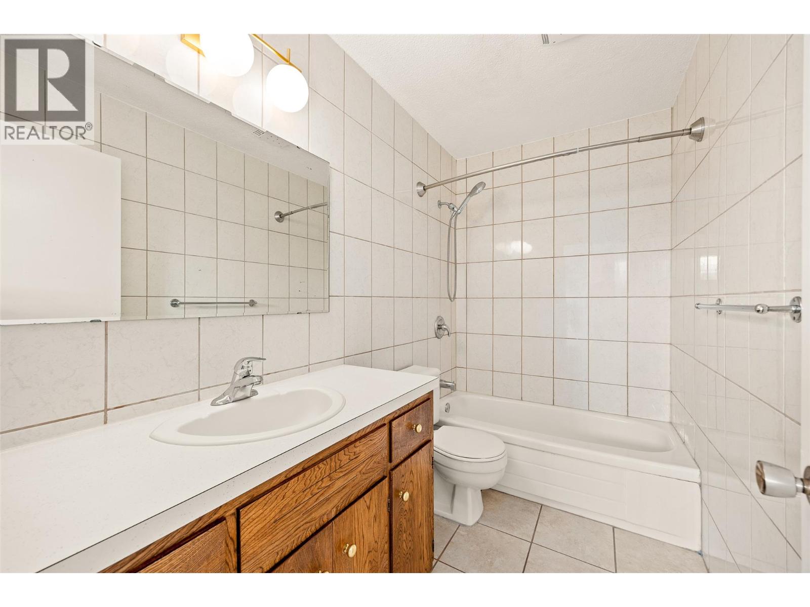  685 Hollydell Road, Kelowna