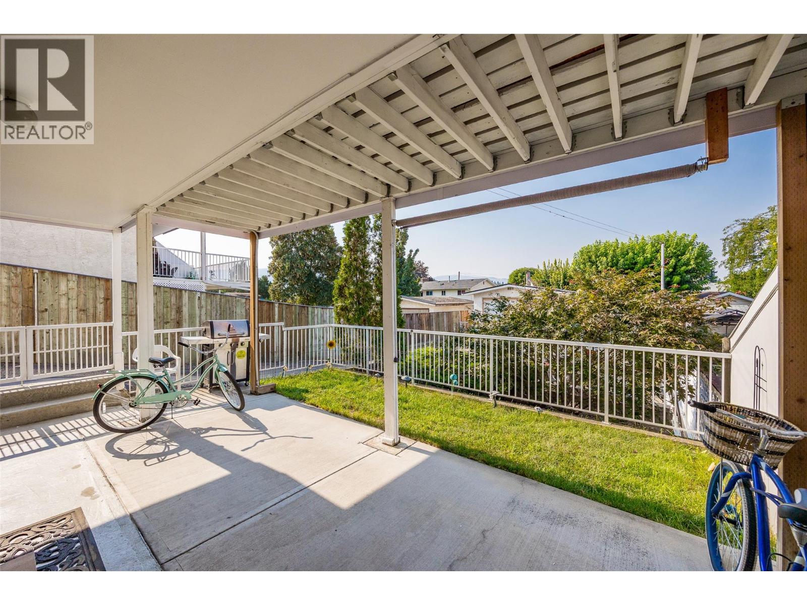  685 Hollydell Road, Kelowna