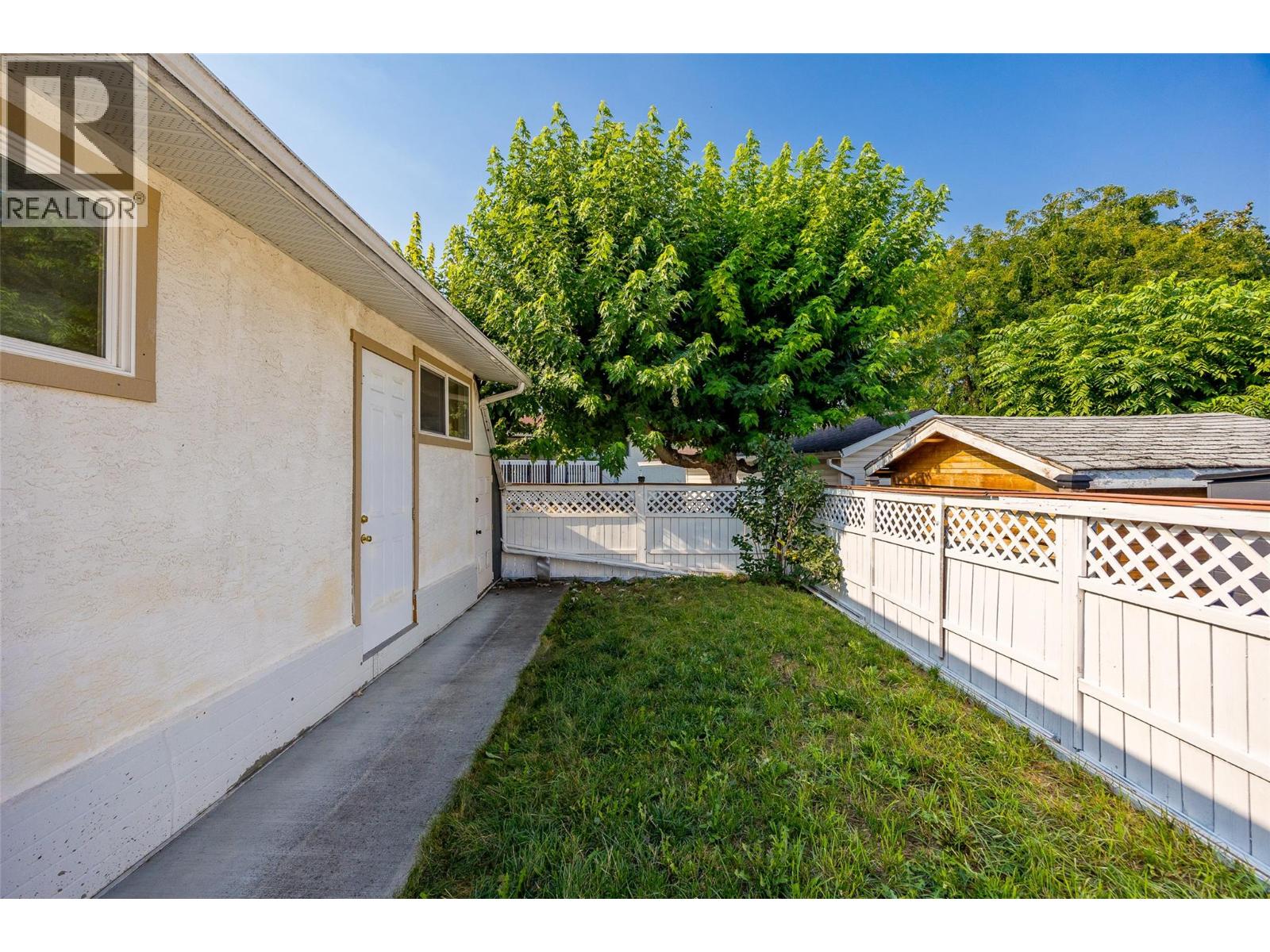  685 Hollydell Road, Kelowna