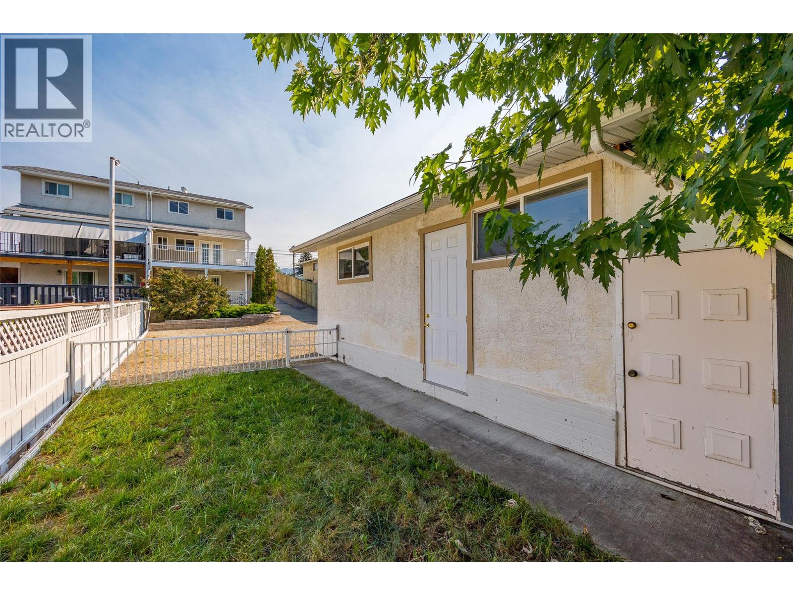  685 Hollydell Road, Kelowna