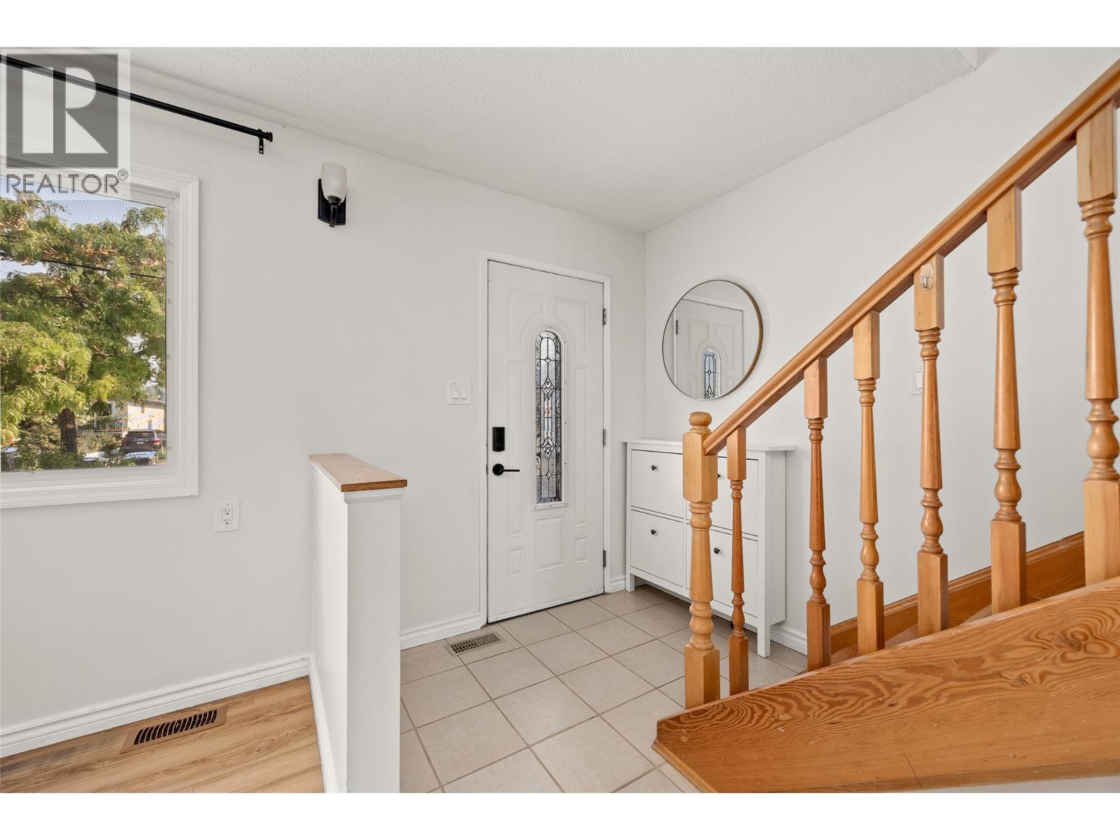  685 Hollydell Road, Kelowna