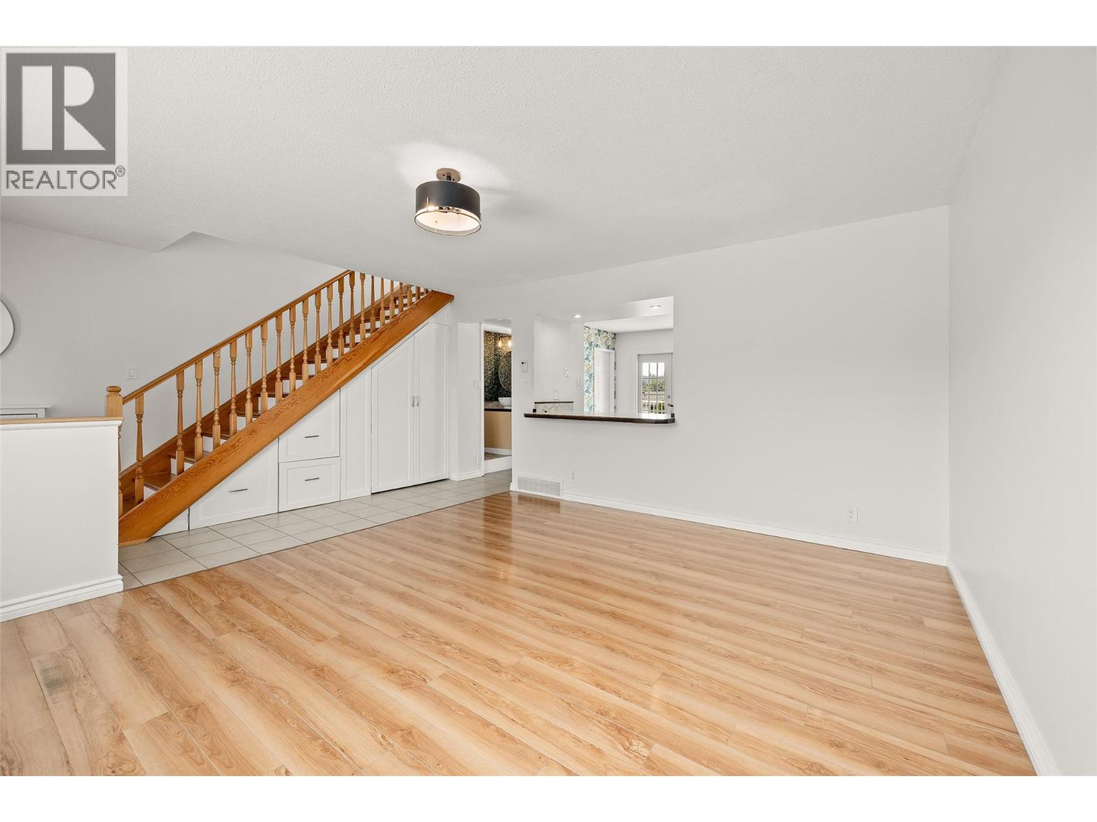  685 Hollydell Road, Kelowna