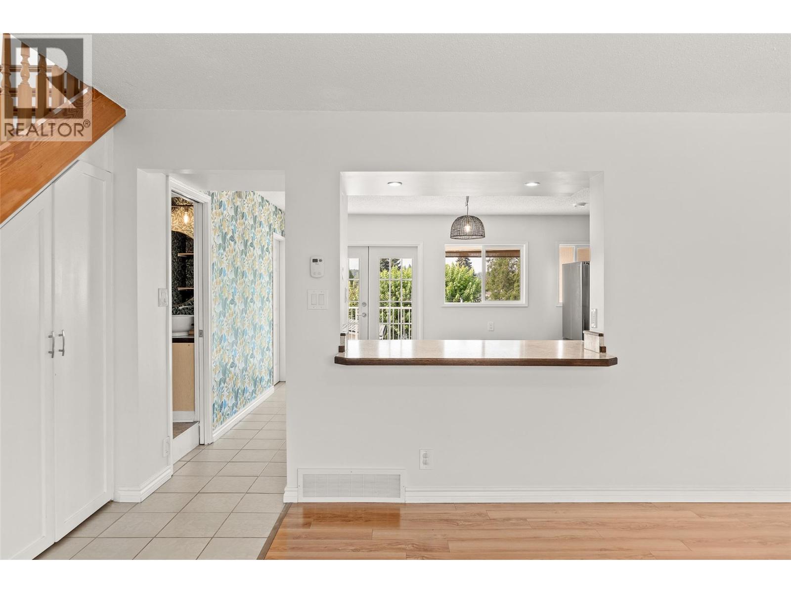  685 Hollydell Road, Kelowna