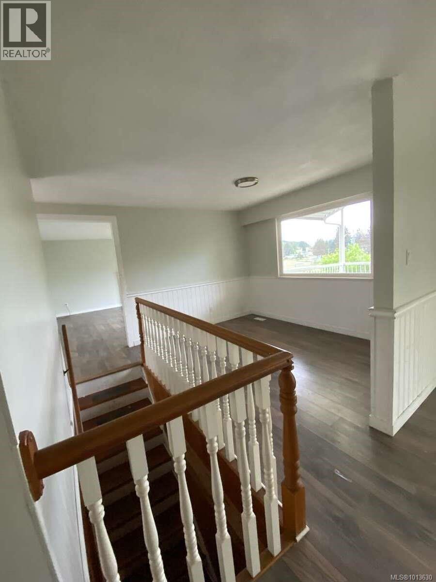 551 MacMillan Dr - 4
