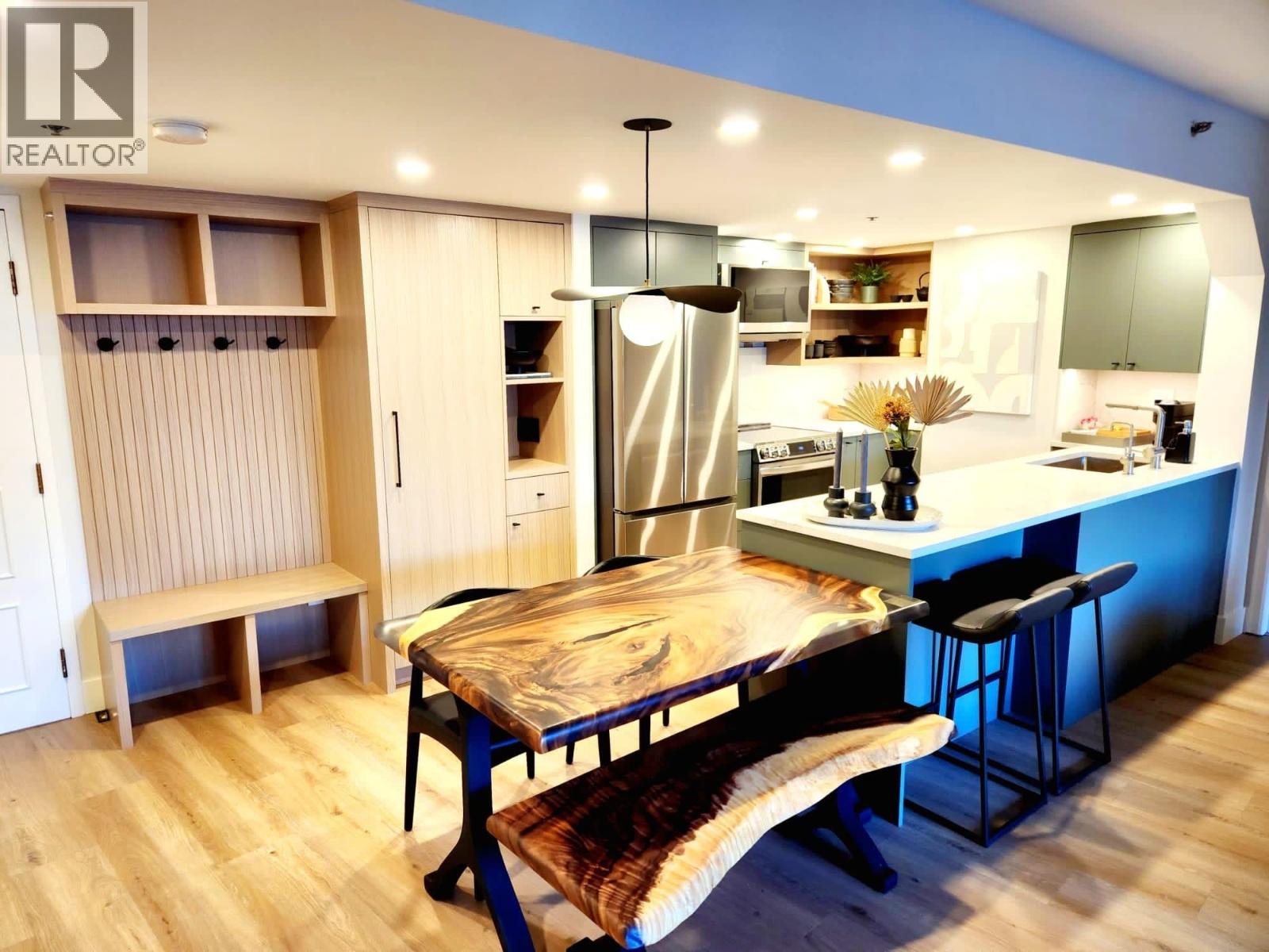 307 4280 MOUNTAIN SQUARE, Whistler