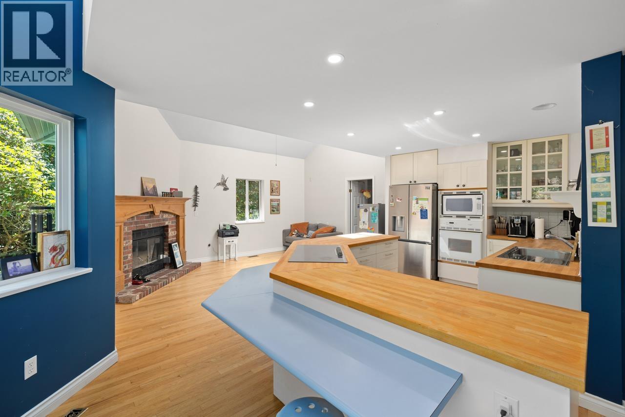 6755 DUFFERIN AVENUE, West Vancouver