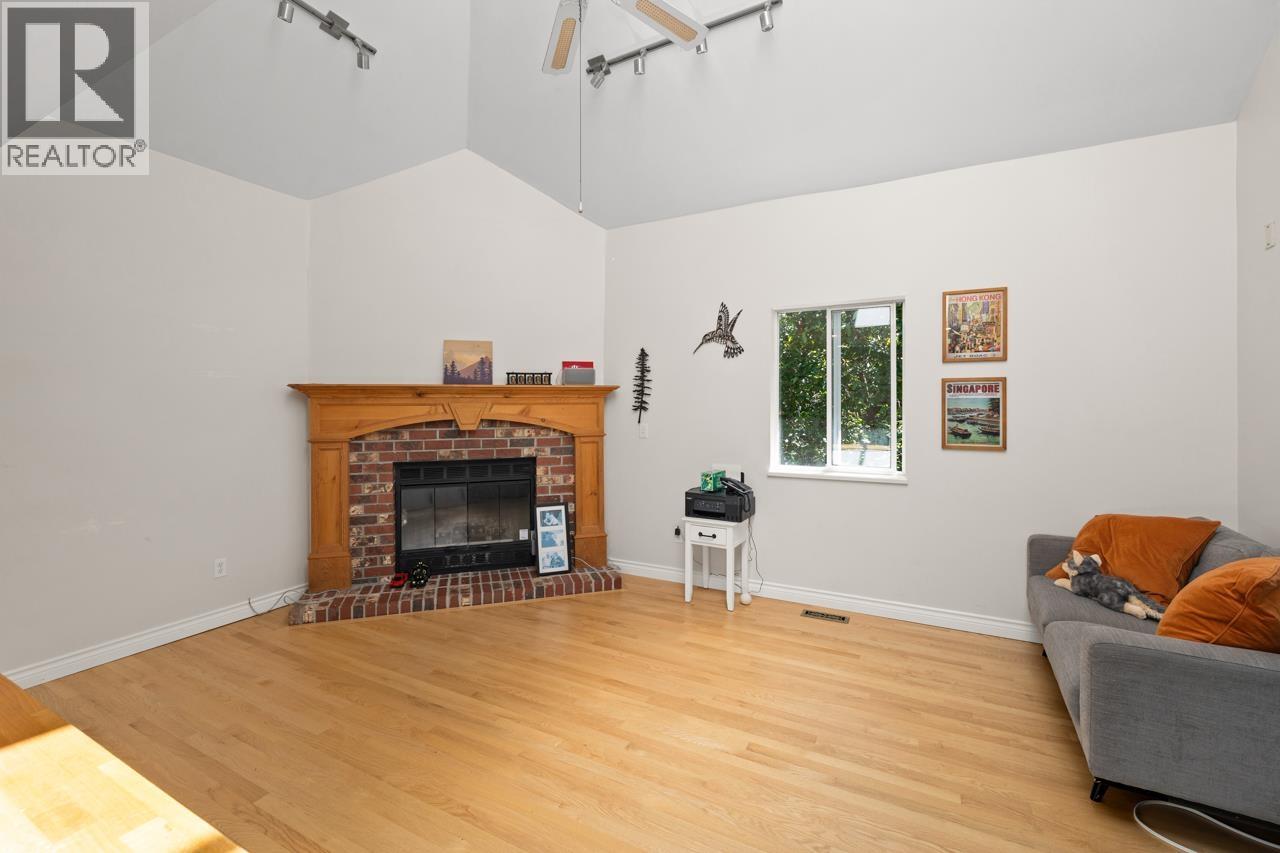 6755 DUFFERIN AVENUE, West Vancouver