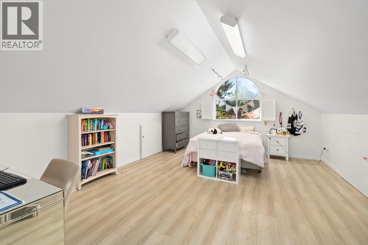 6755 DUFFERIN AVENUE, West Vancouver
