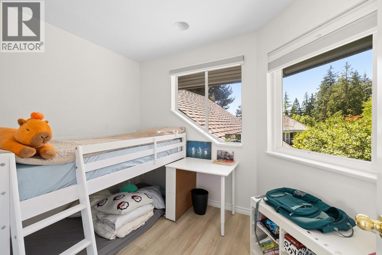 6755 DUFFERIN AVENUE, West Vancouver