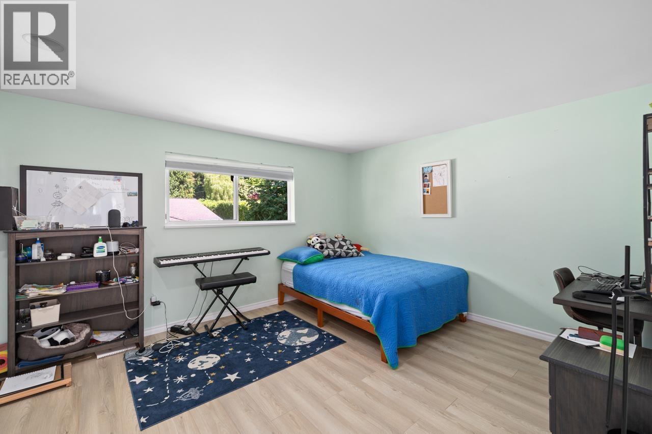 6755 DUFFERIN AVENUE, West Vancouver