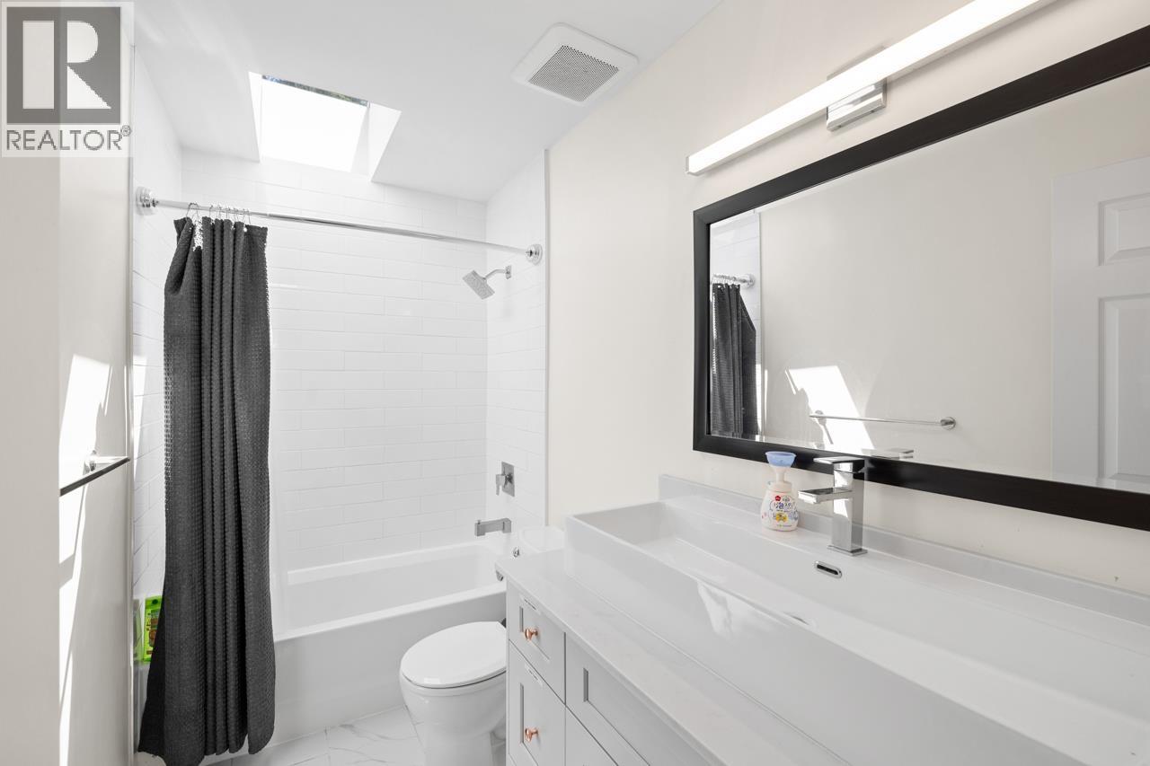 6755 DUFFERIN AVENUE, West Vancouver