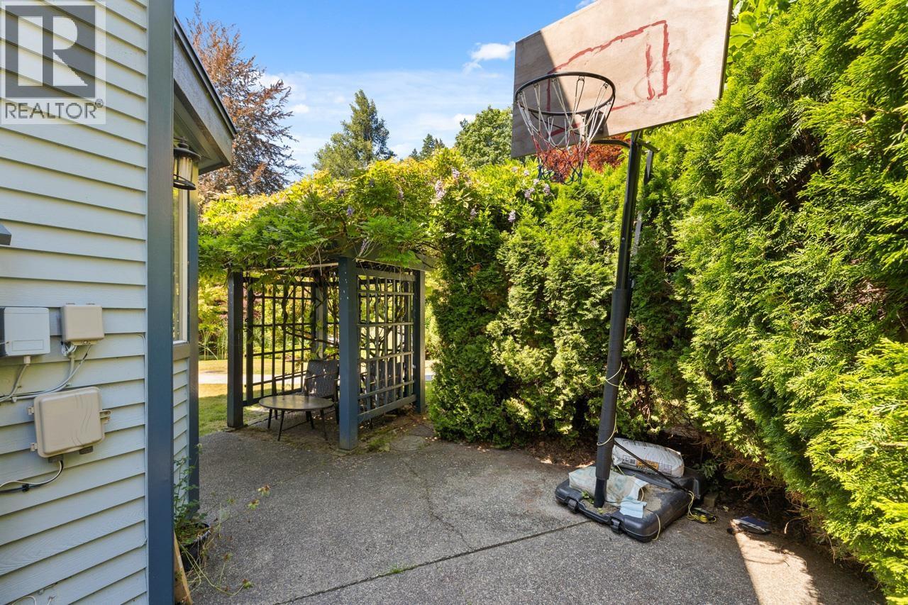 6755 DUFFERIN AVENUE, West Vancouver