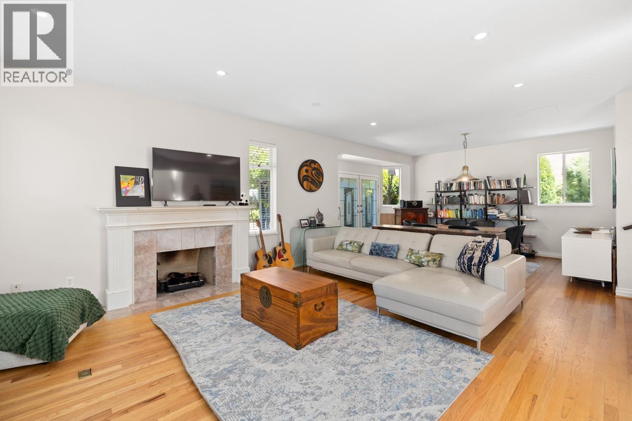 6755 DUFFERIN AVENUE, West Vancouver