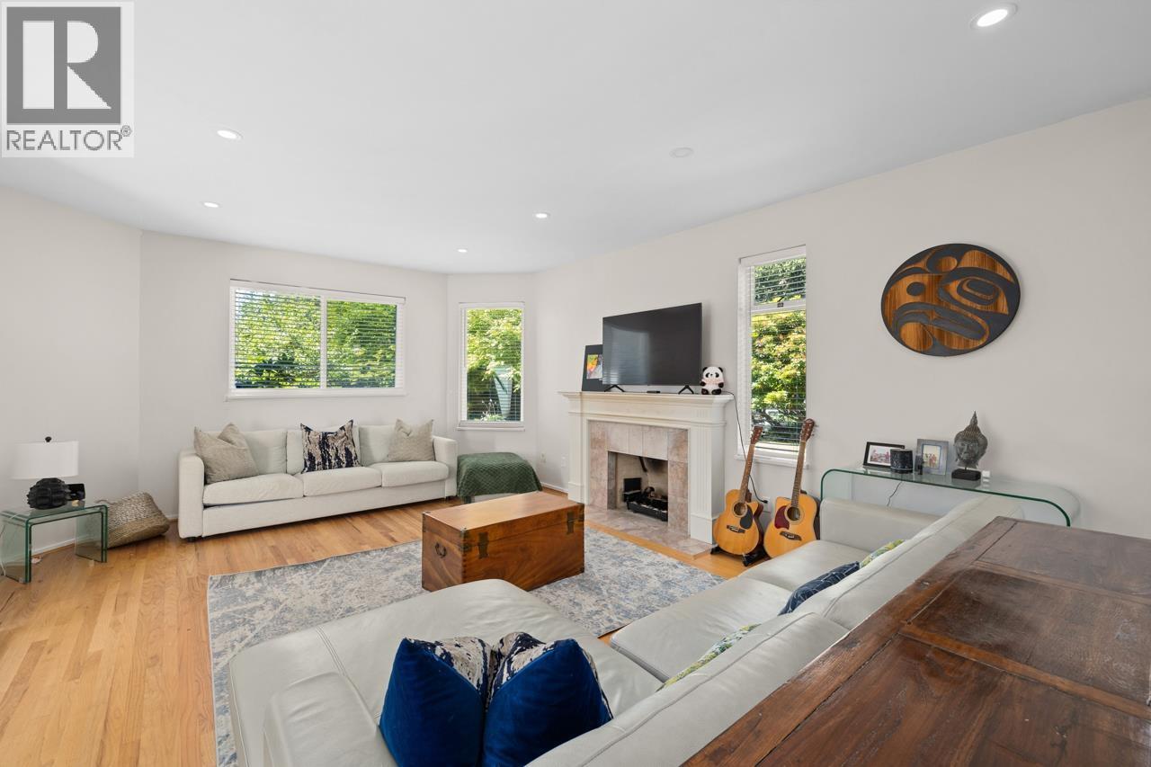 6755 DUFFERIN AVENUE, West Vancouver