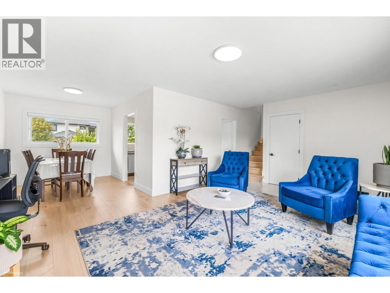 9360 PINEWELL Crescent, Richmond