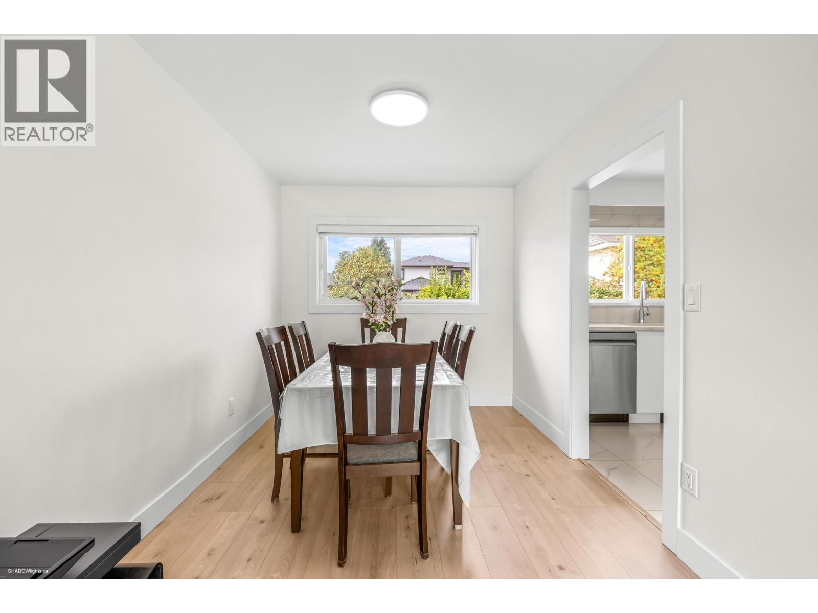 9360 PINEWELL Crescent, Richmond