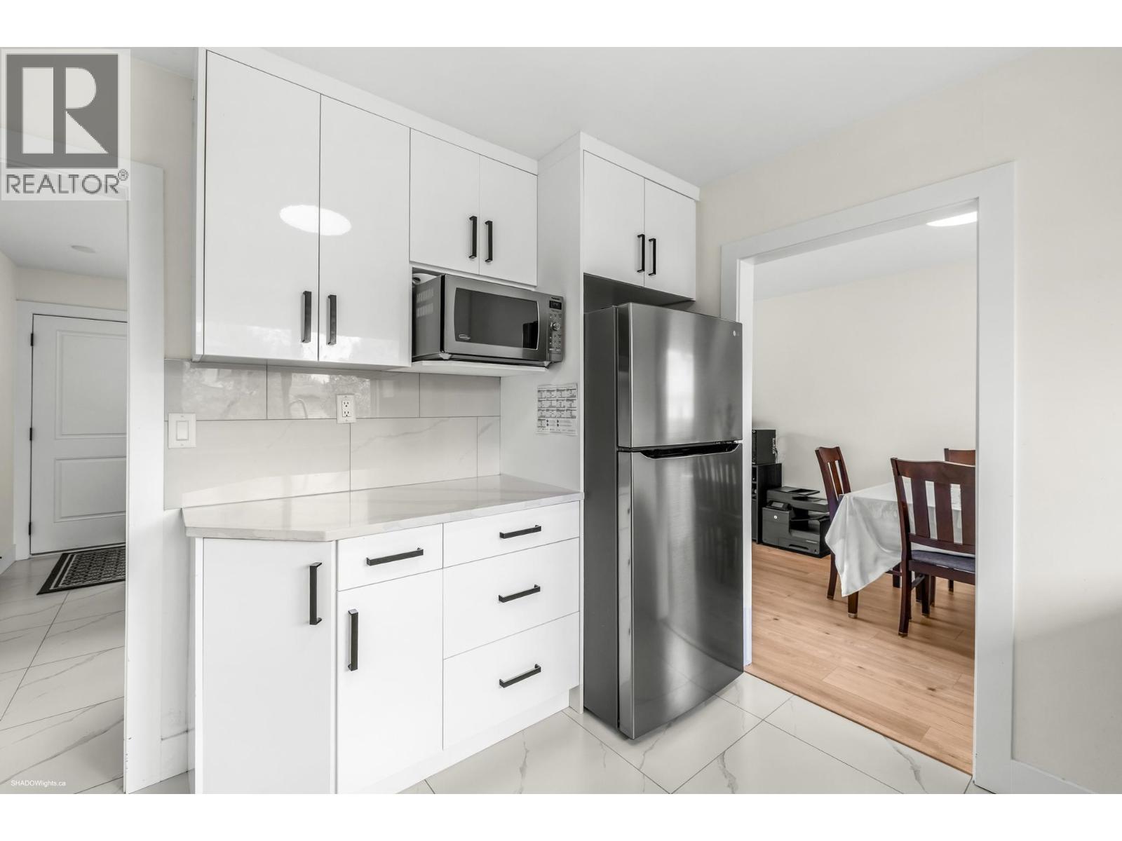 9360 PINEWELL Crescent, Richmond