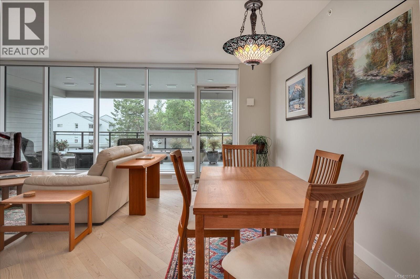 305 3529 Dolphin Dr, Nanoose Bay