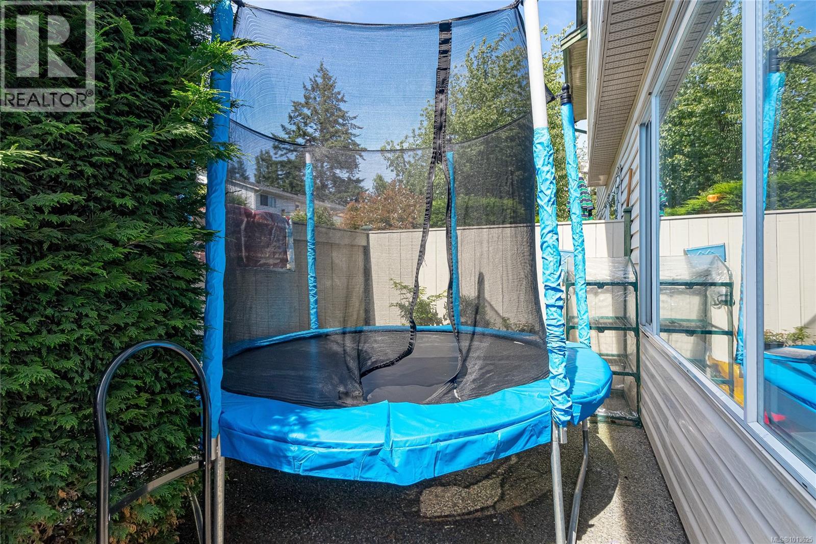 10 1906 Bowen Rd, Nanaimo