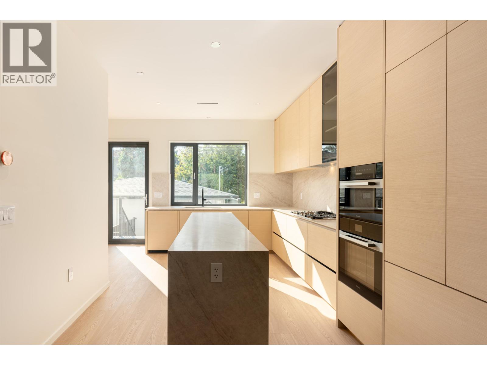 4475 WALLACE STREET, Vancouver