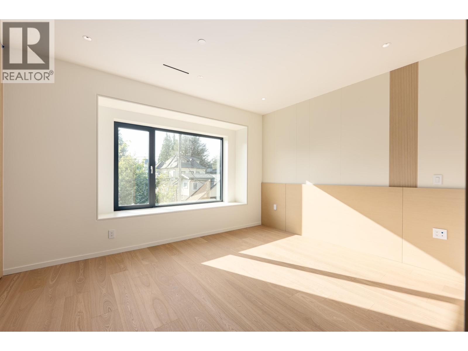 4475 WALLACE STREET, Vancouver