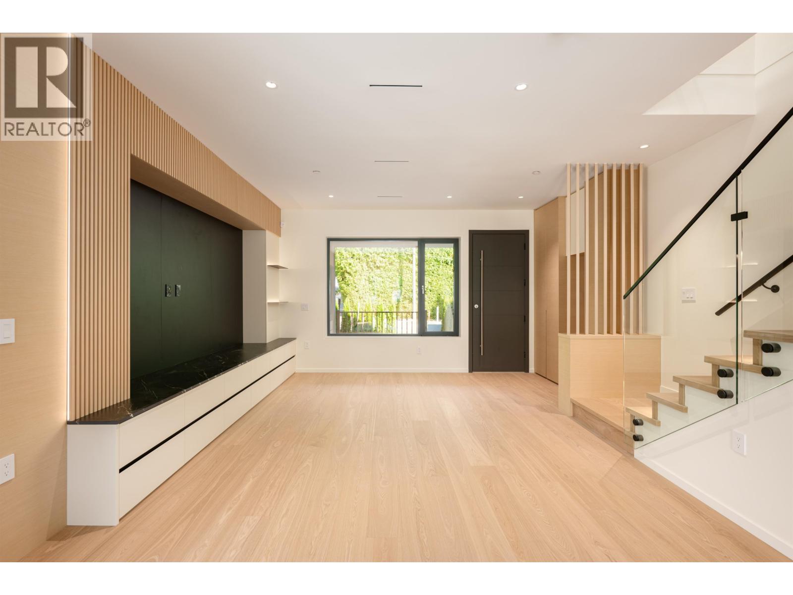 4475 WALLACE STREET, Vancouver