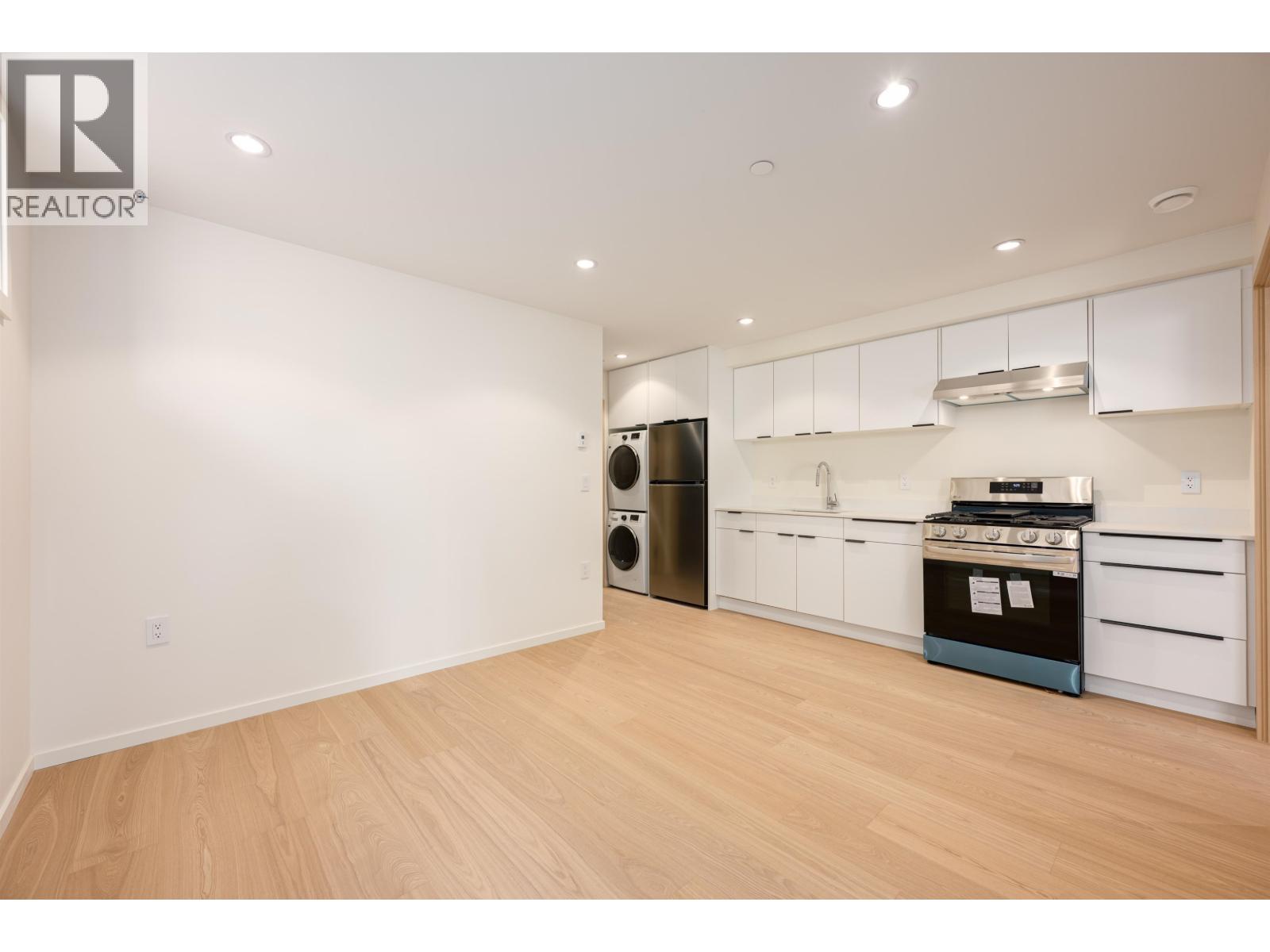4475 WALLACE STREET, Vancouver
