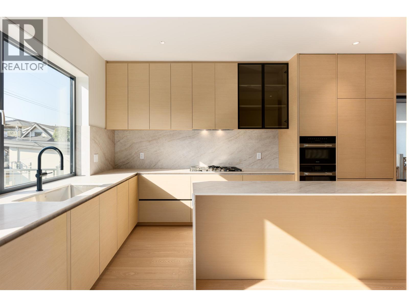 4475 WALLACE STREET, Vancouver