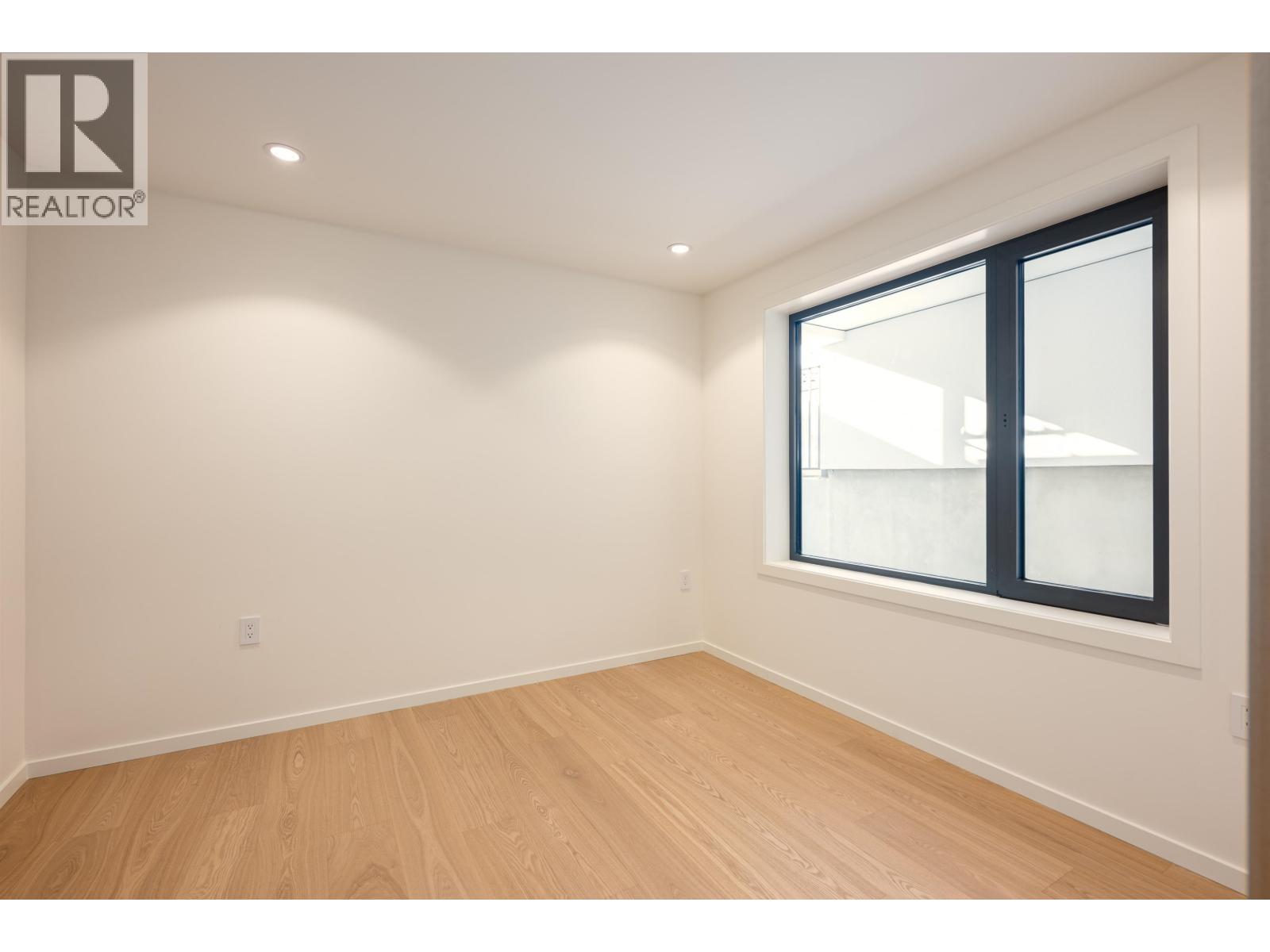 4475 WALLACE STREET, Vancouver