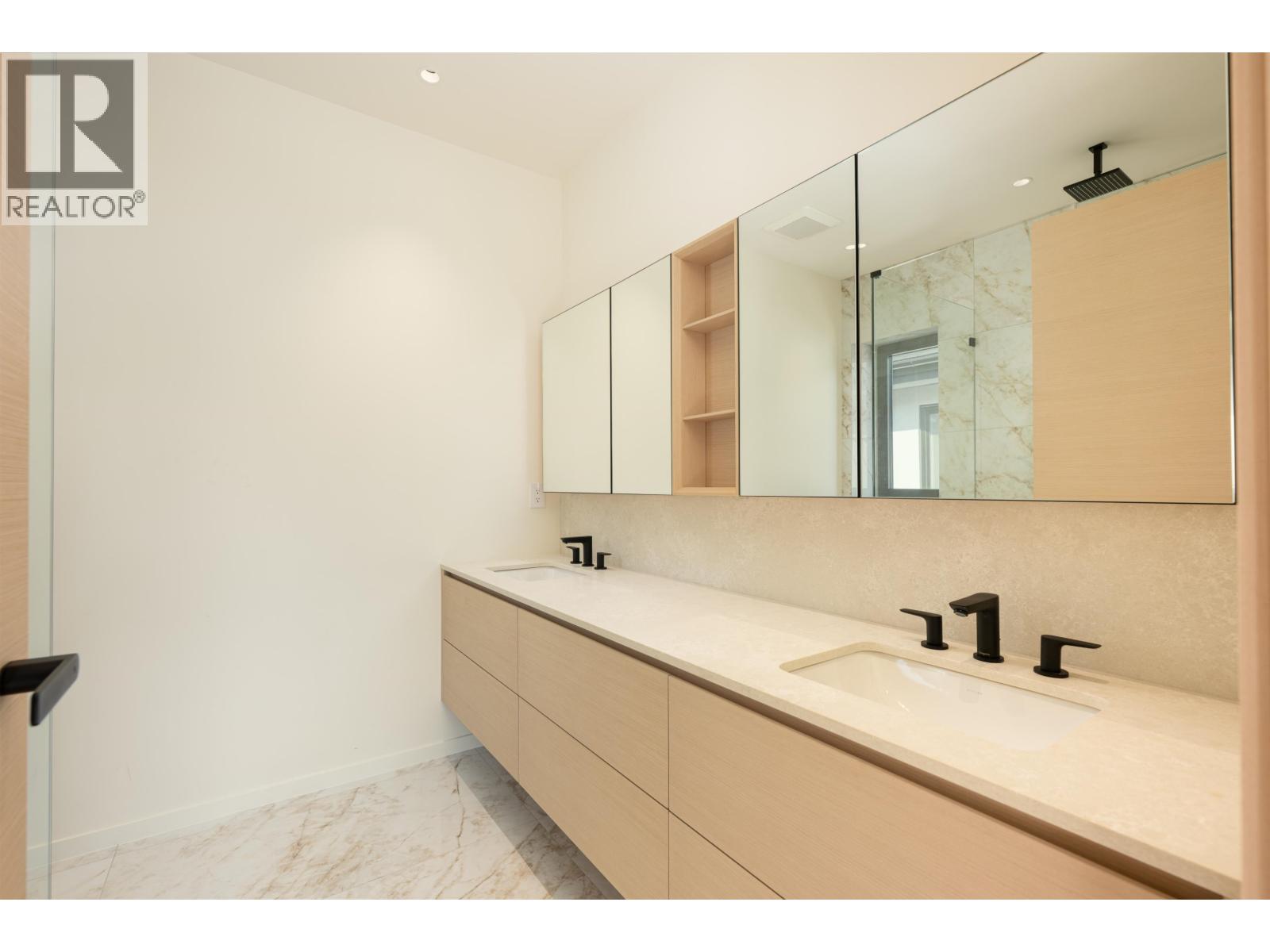 4475 WALLACE STREET, Vancouver