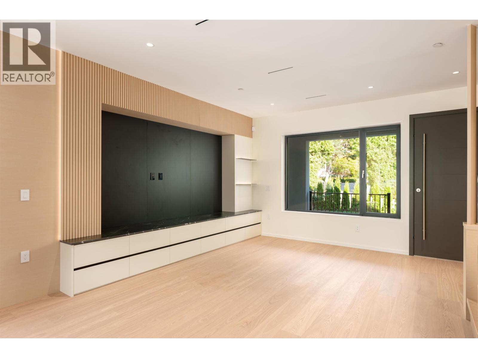 4475 WALLACE STREET, Vancouver