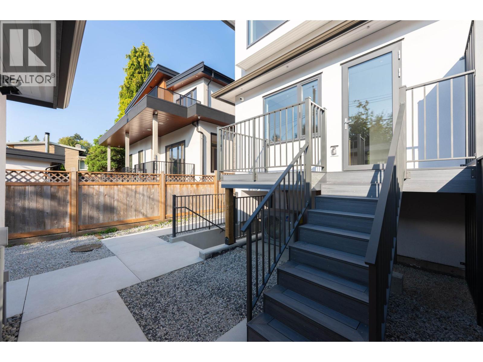 4475 WALLACE STREET, Vancouver