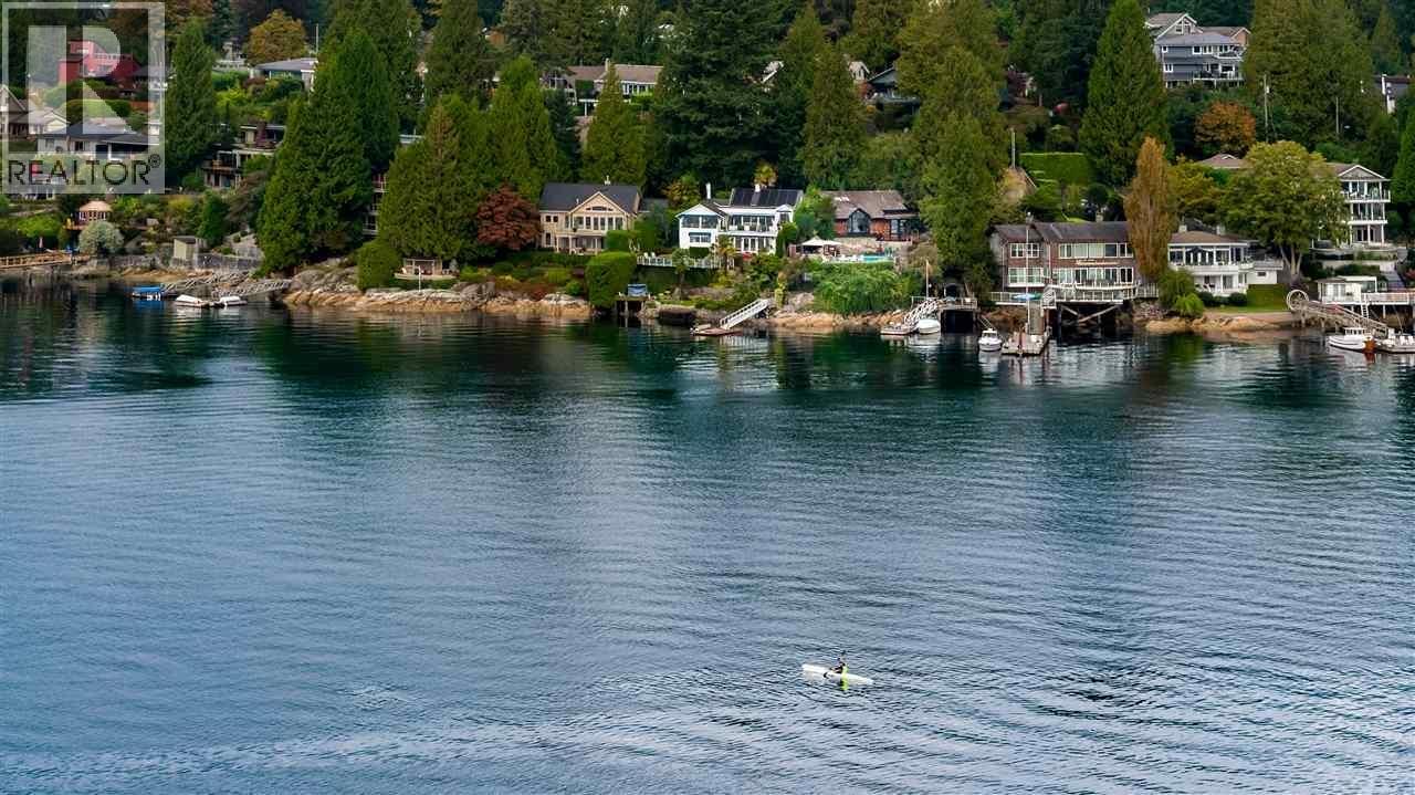 4541 STONEHAVEN AVENUE, North Vancouver