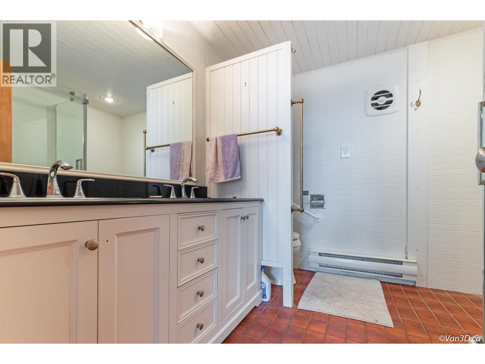 4541 STONEHAVEN AVENUE, North Vancouver