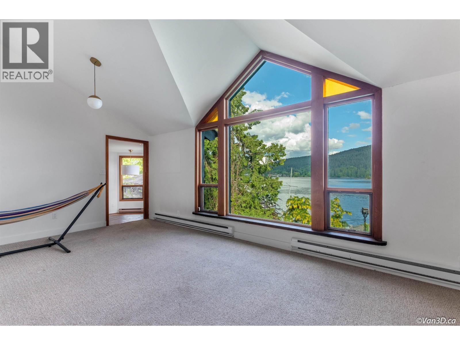 4541 STONEHAVEN AVENUE, North Vancouver