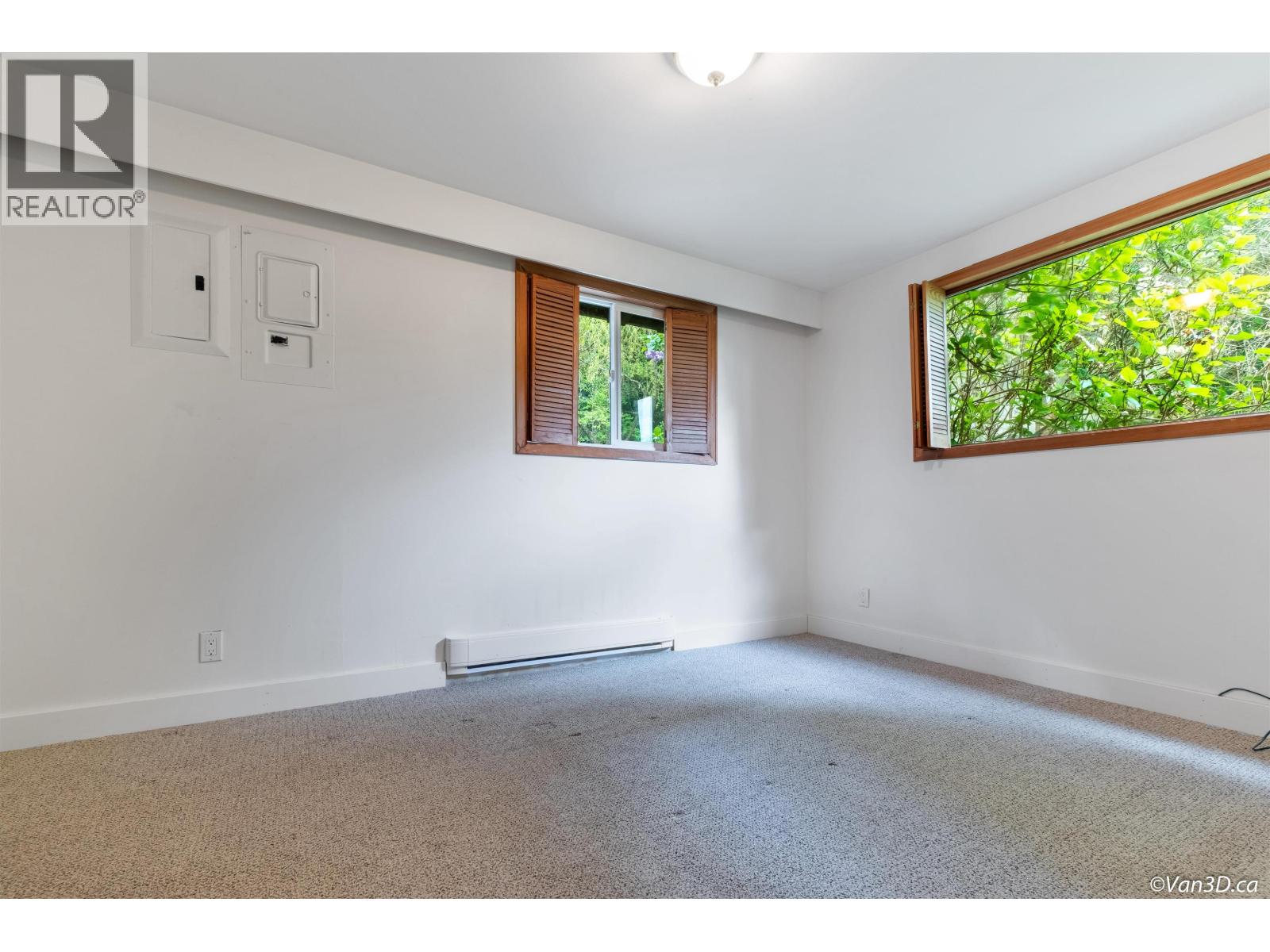 4541 STONEHAVEN AVENUE, North Vancouver