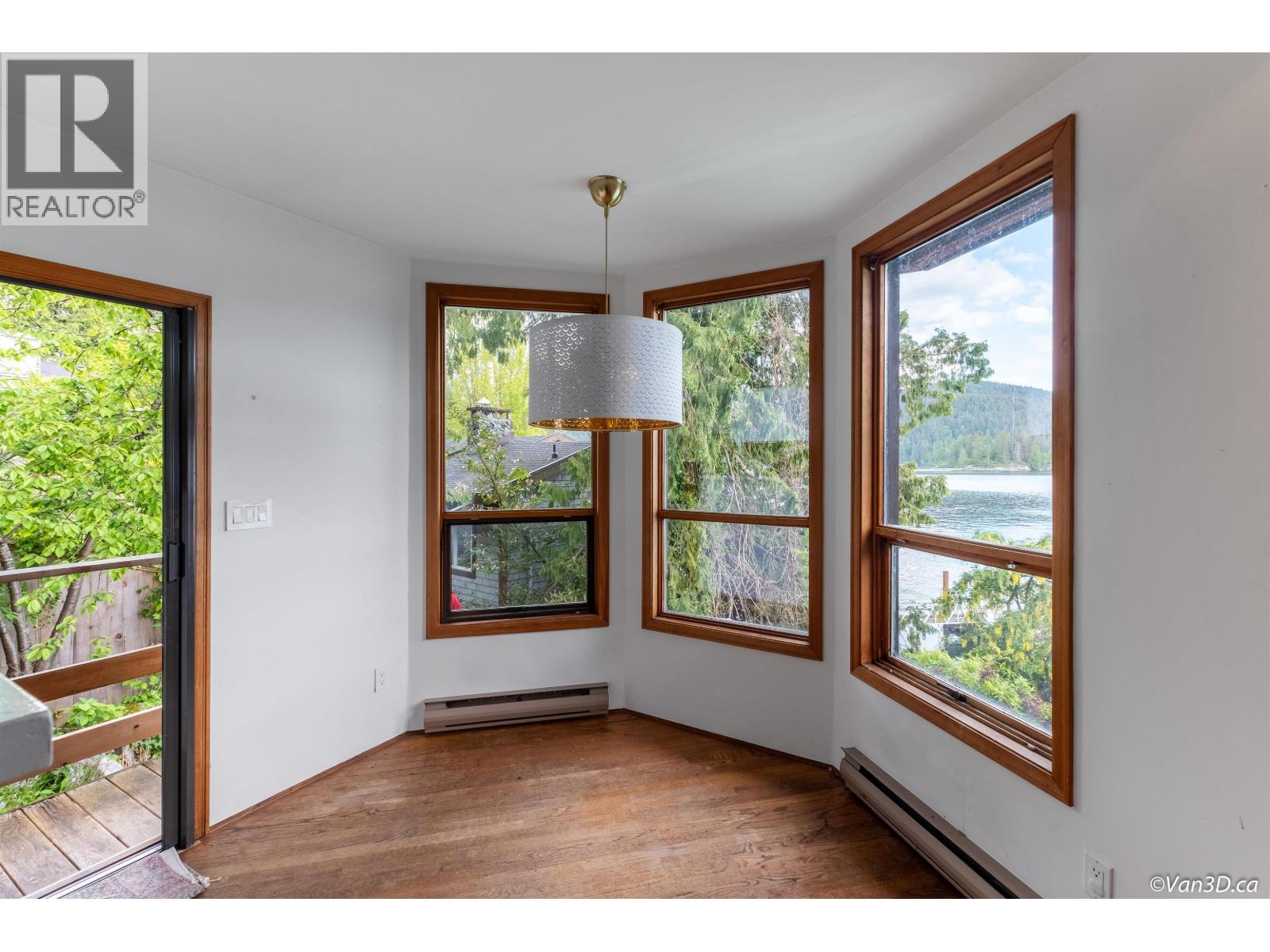 4541 STONEHAVEN AVENUE, North Vancouver