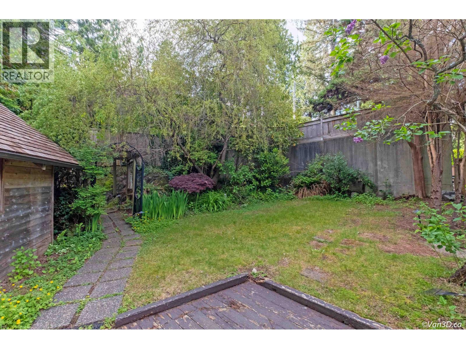 4541 STONEHAVEN AVENUE, North Vancouver