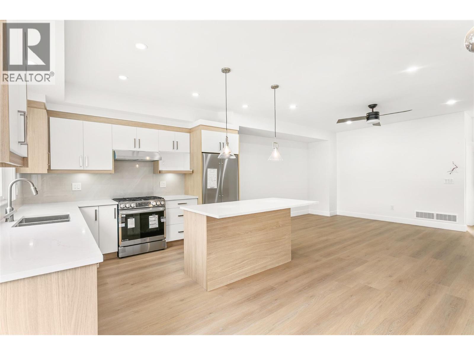  2709 Hewl Road, West Kelowna